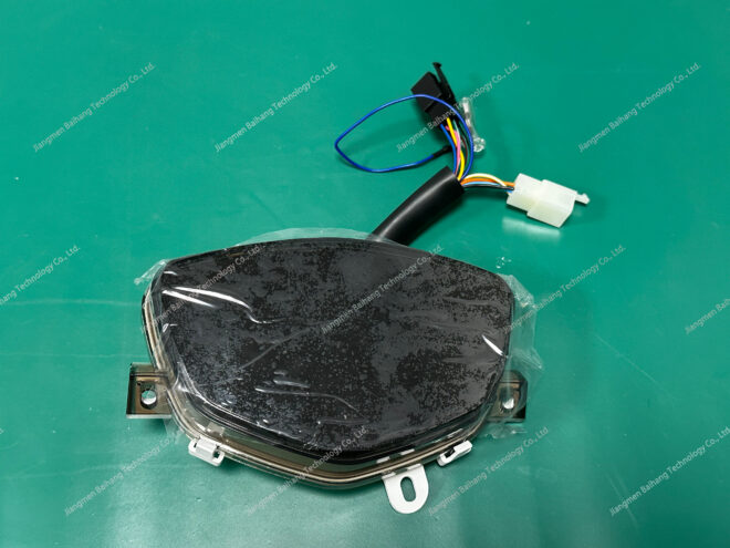 MC70100 - Image 4
